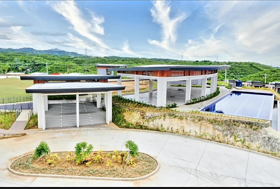 VERY RUSH FOR ASSUME TOWNHOUSE END-UNIT AT AMOA - photo 3