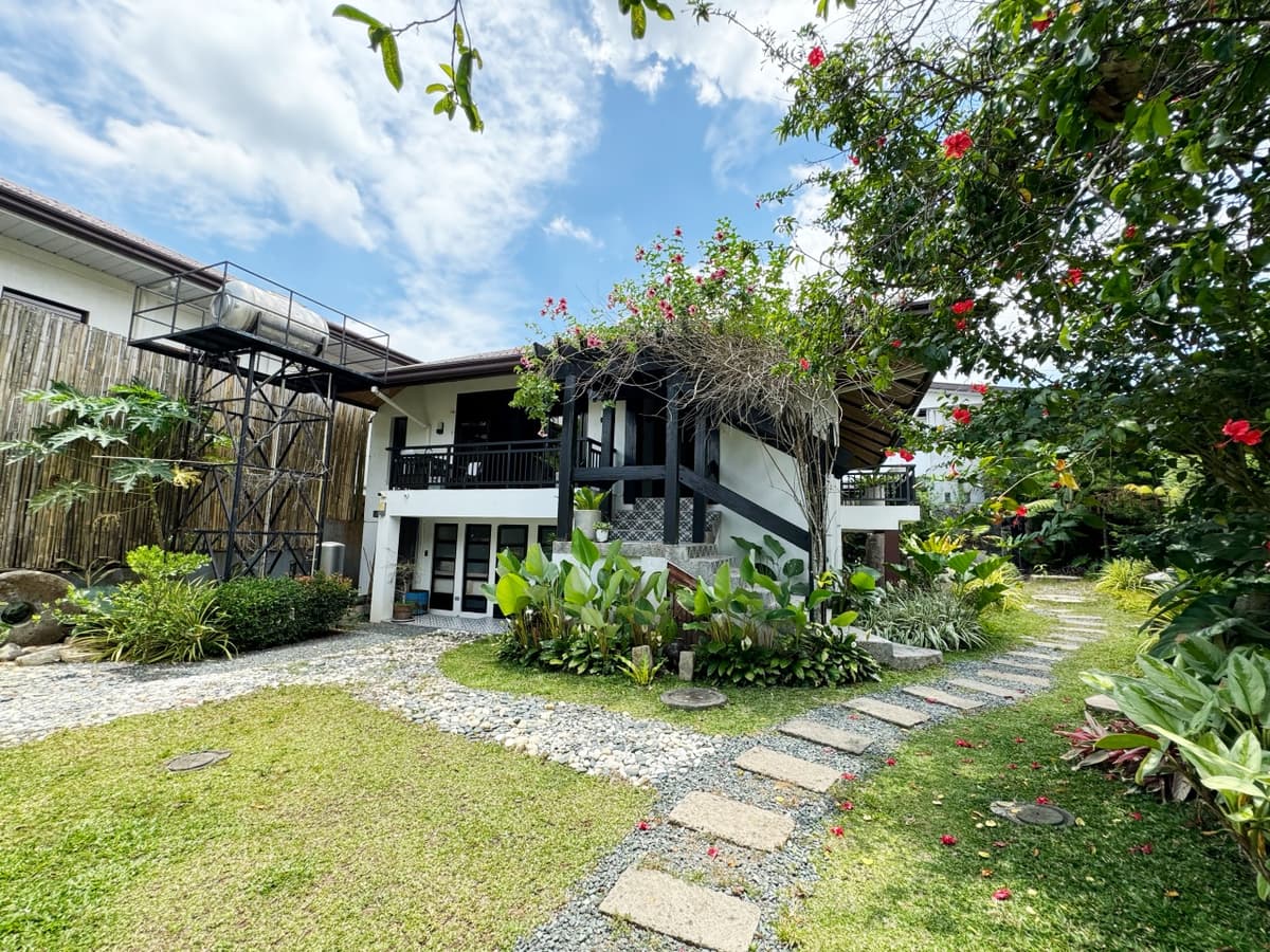 Elegant Modern Industrial Home For Sale  in Tagaytay City - photo 4