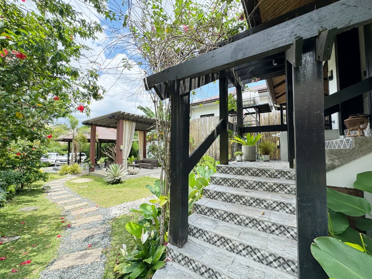 Elegant Modern Industrial Home For Sale  in Tagaytay City - photo 5