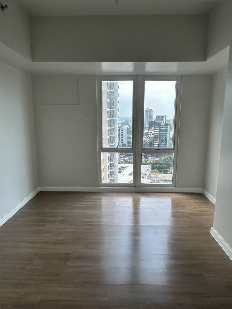 Studio For Sale Solinea Tower 2  Semi-Furnished Beside Ayala Center Cebu, Cebu City - photo 1