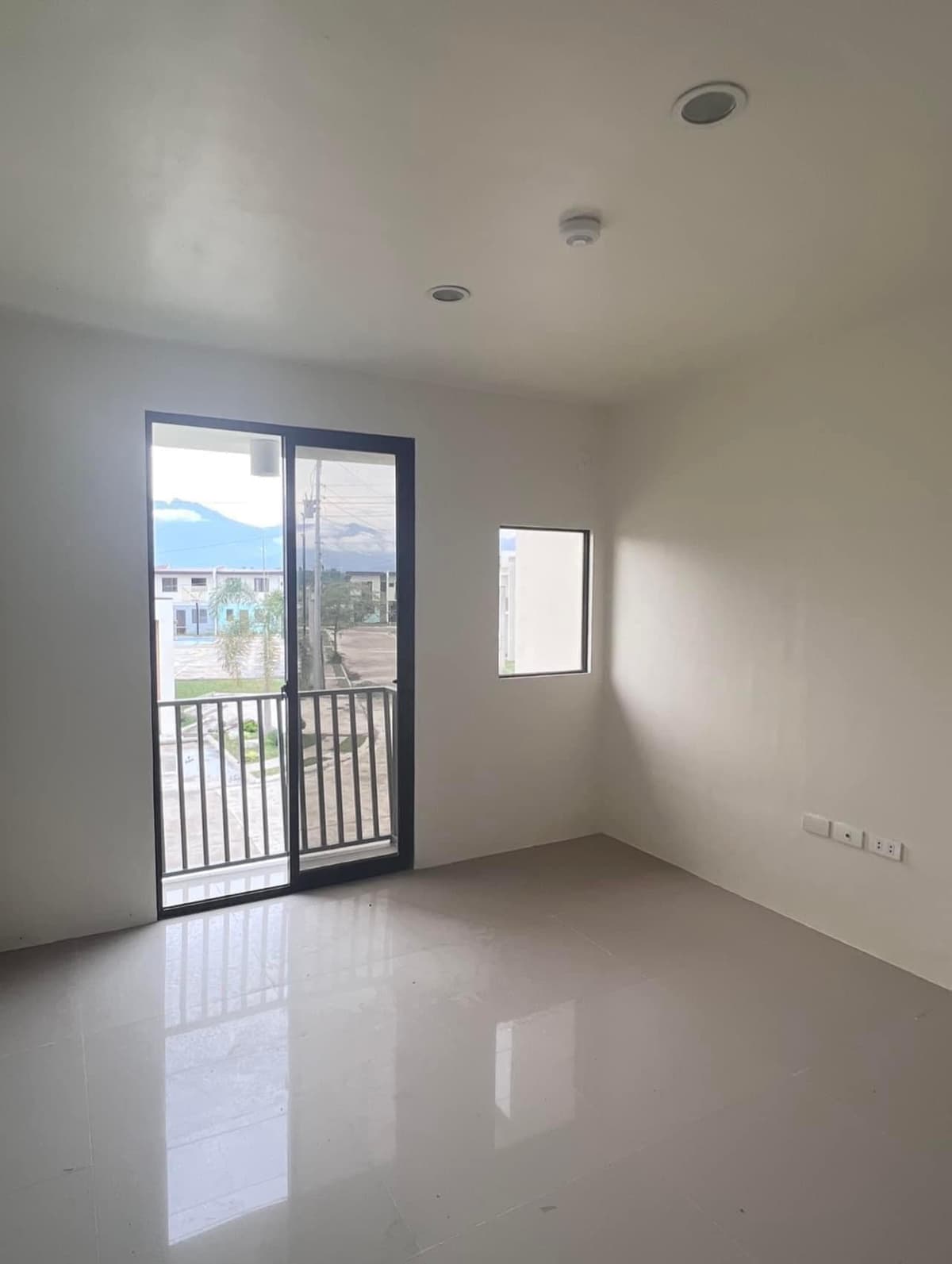 TWO-BEDROOM BRAND NEW HOUSE AND LOT FOR SALE - photo 2