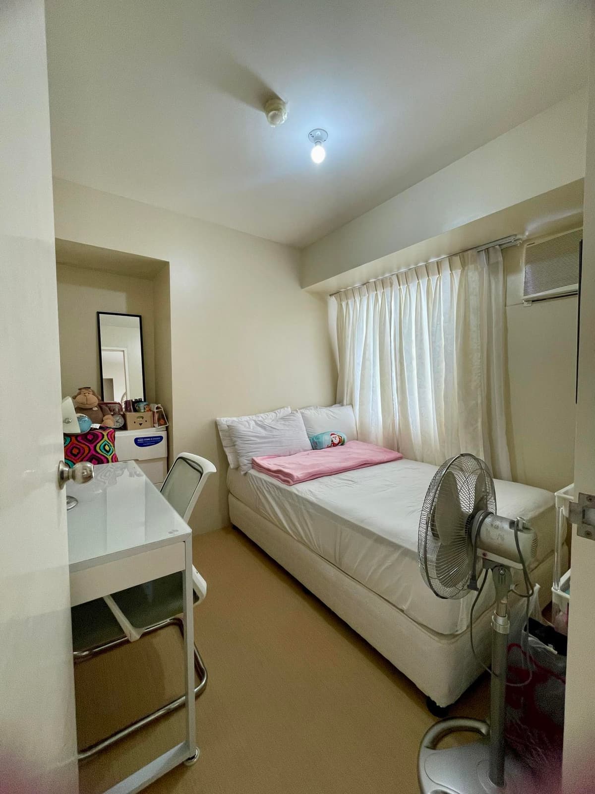 Furnished Corner Unit Condo 1BR for Sale at Avida Tower 2 - IT Park, Cebu City - photo 4