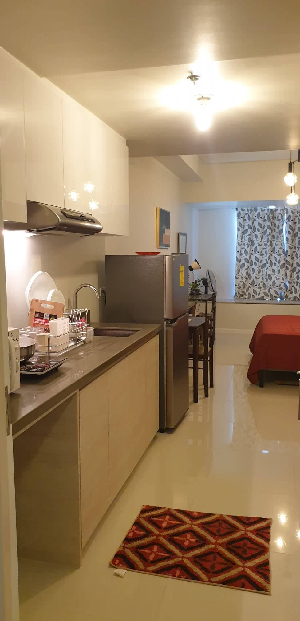studio unit for rent in mandani bay tower 1 - photo 3
