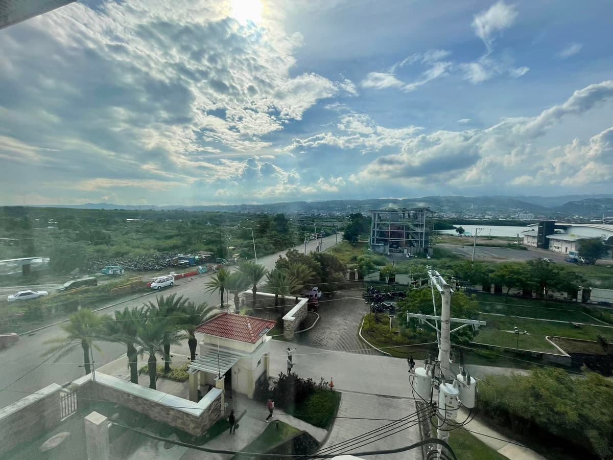 Furnished 2BR Condo Unit for Sale in San Remo Oasis, Cebu City - photo 5