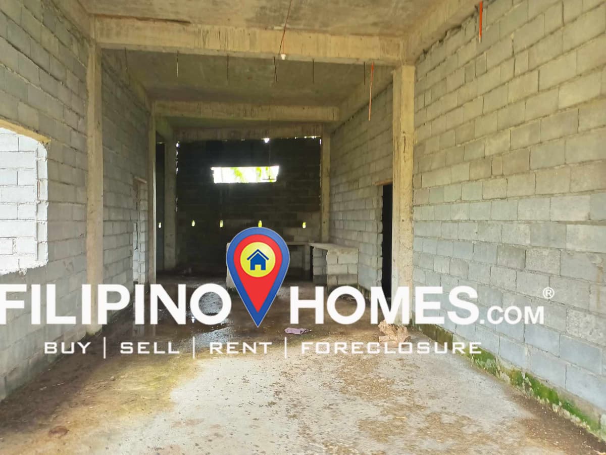 Along the Road Lot with Building for Lease in Pili - photo 3