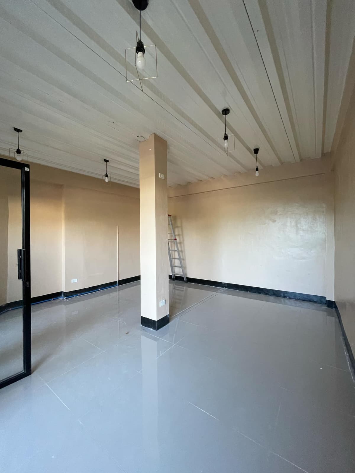 COMMERCIAL SPACE FOR RENT IN DANAO CITY - photo 3