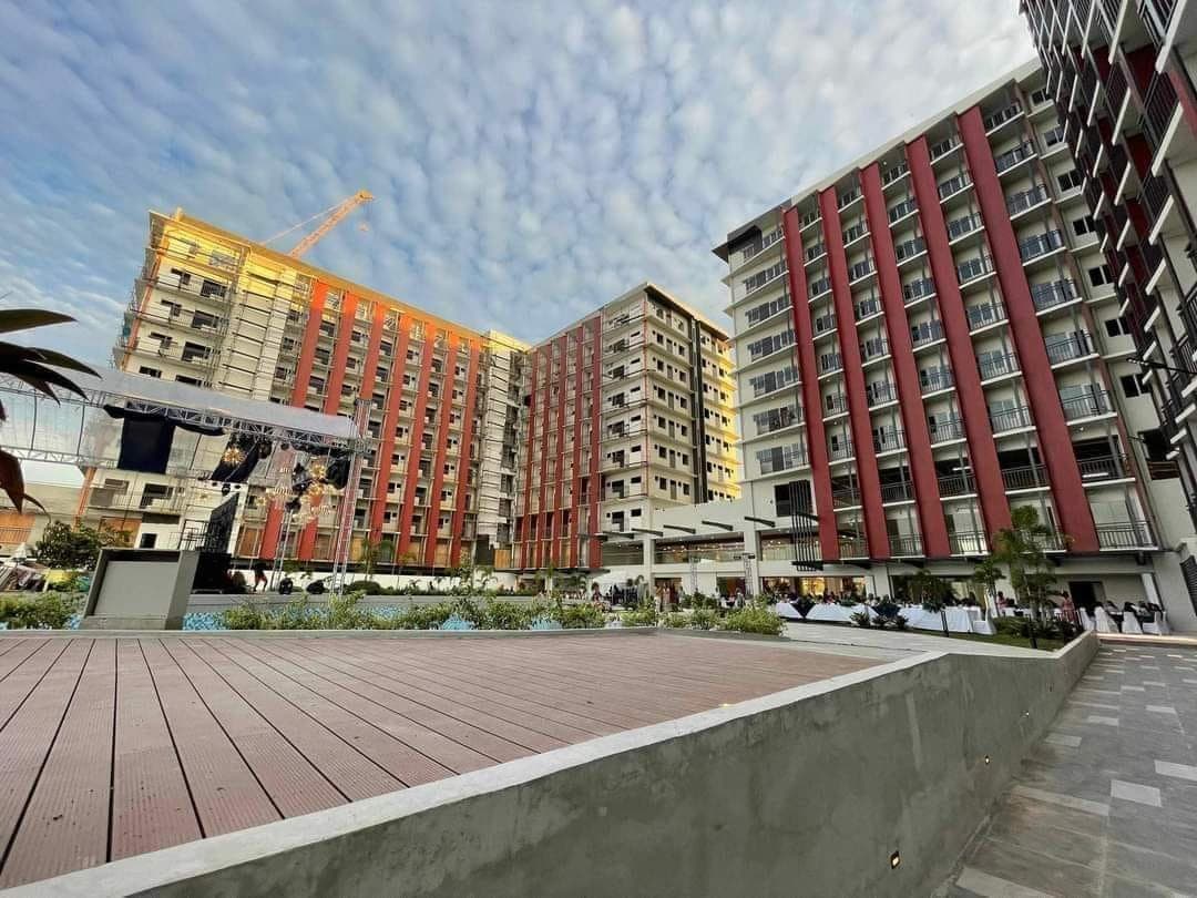 For Assume One BR Condo with Parking Included at Primeworld District Mactan - photo 2