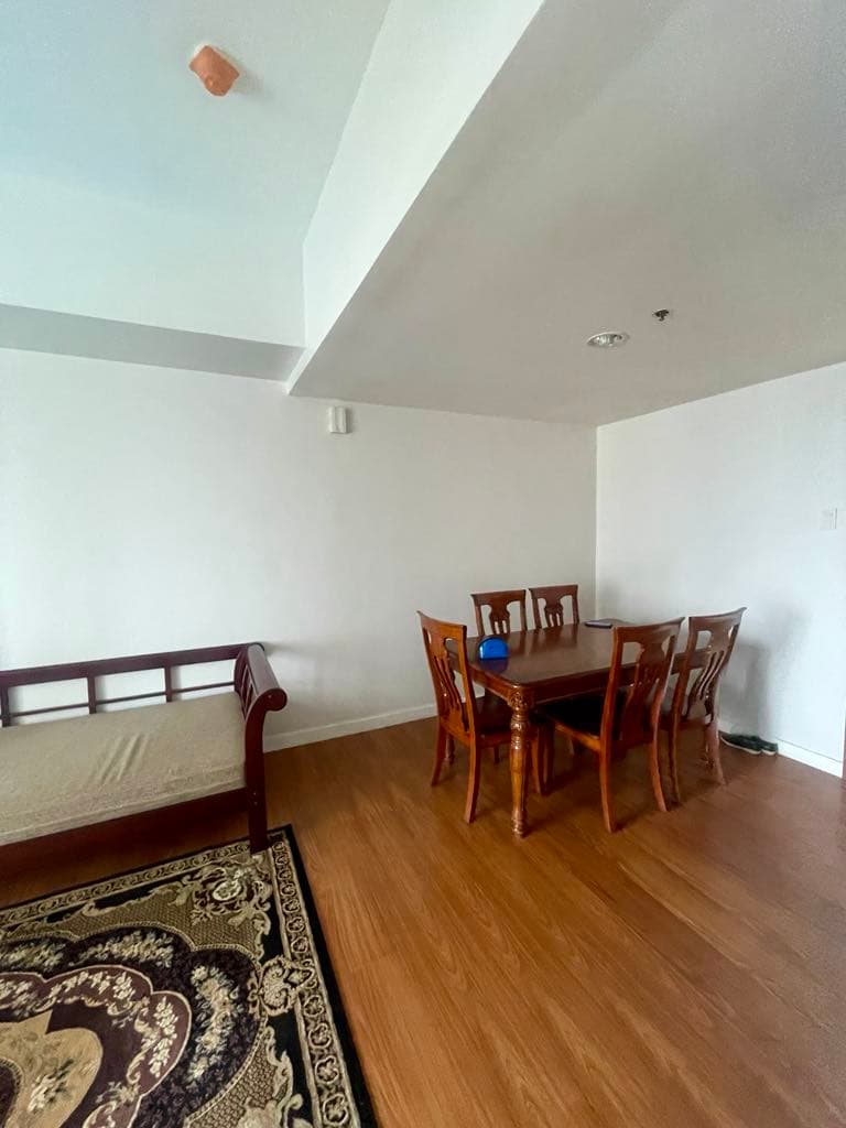 Rush Sale Furnished Condo Unit with Own Parking Space for Sale at Marco Polo Residences, Cebu City - photo 2