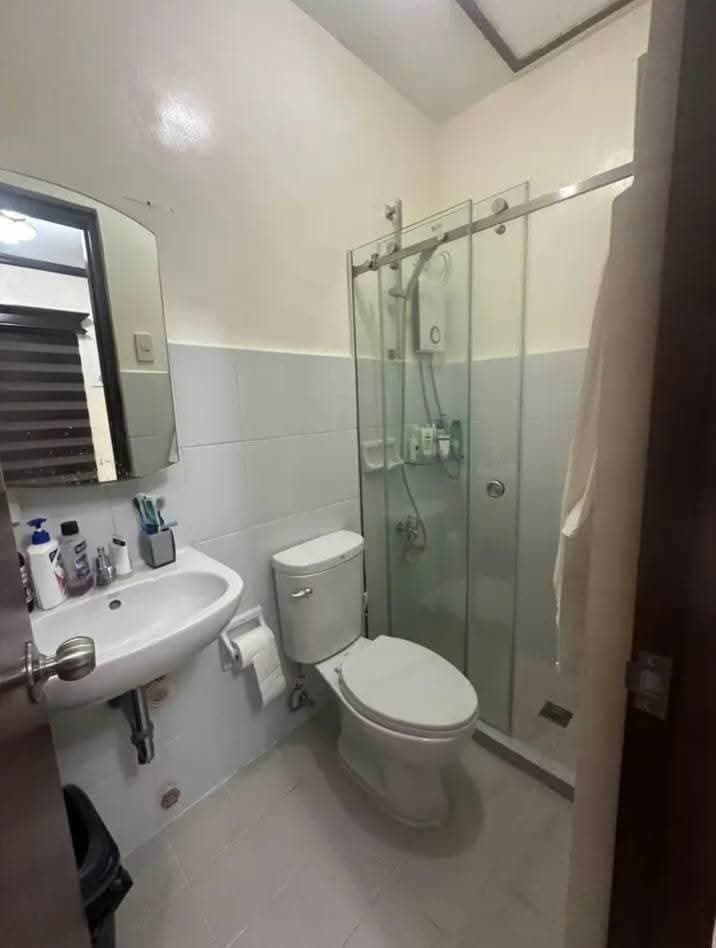 FOR SALE: 3BEDROOM HOUSE in Velmiro Heights Minglanilla - photo 6