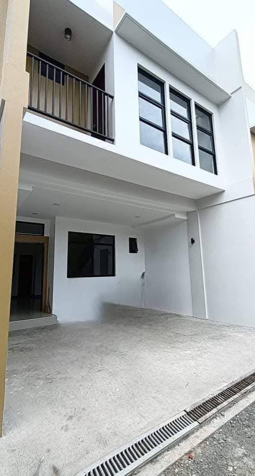 4BR HOUSE Near Ateneo Mandaue - photo 1