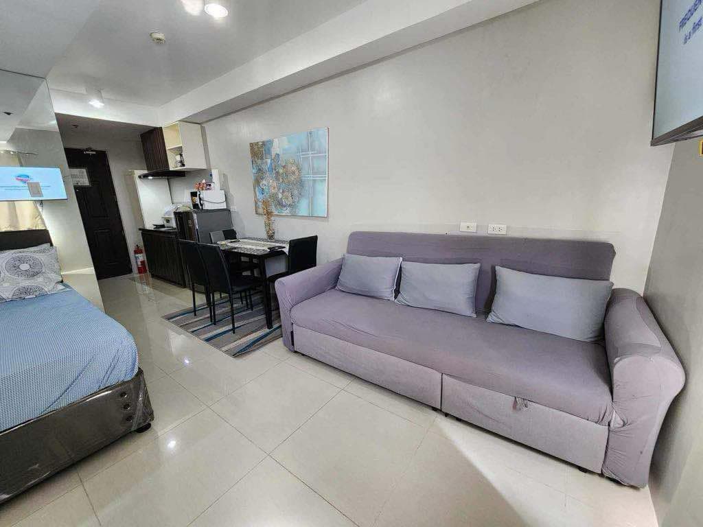 Rush Sale Furnished Studio Unit in Persimmon Studios in Cebu City - photo 2