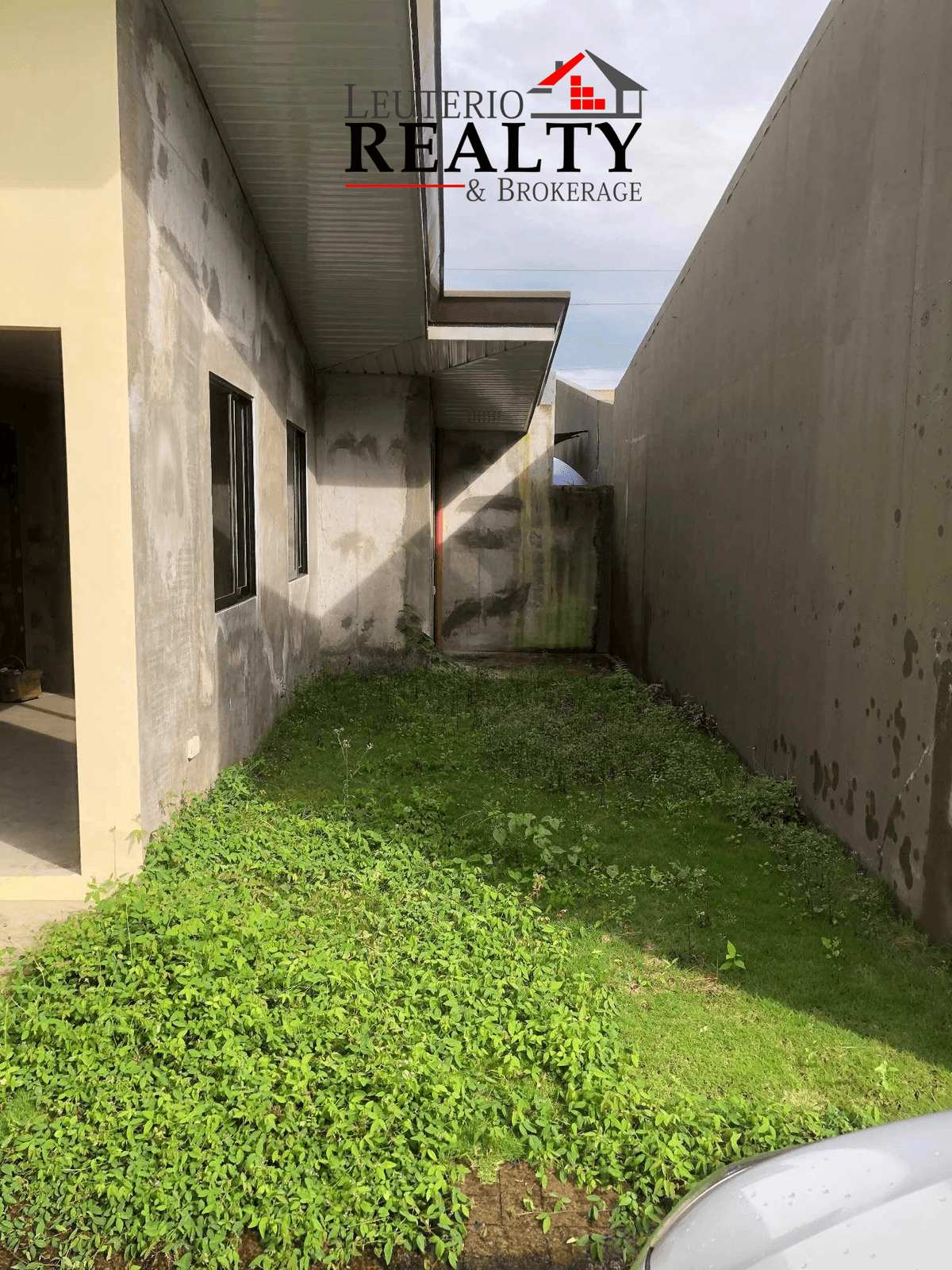 FOR SALE/ASSUME RFO Chelsea Unit at Naga Urban Residences - photo 2