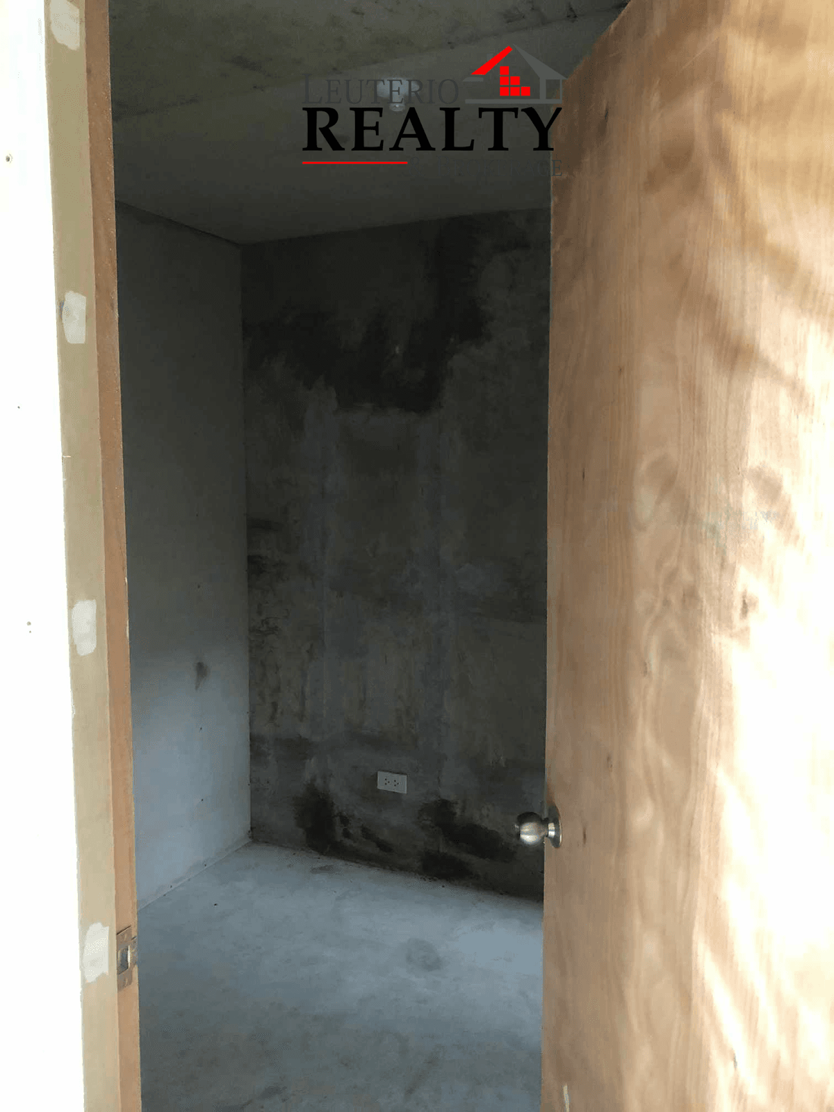 FOR SALE/ASSUME RFO Chelsea Unit at Naga Urban Residences - photo 5