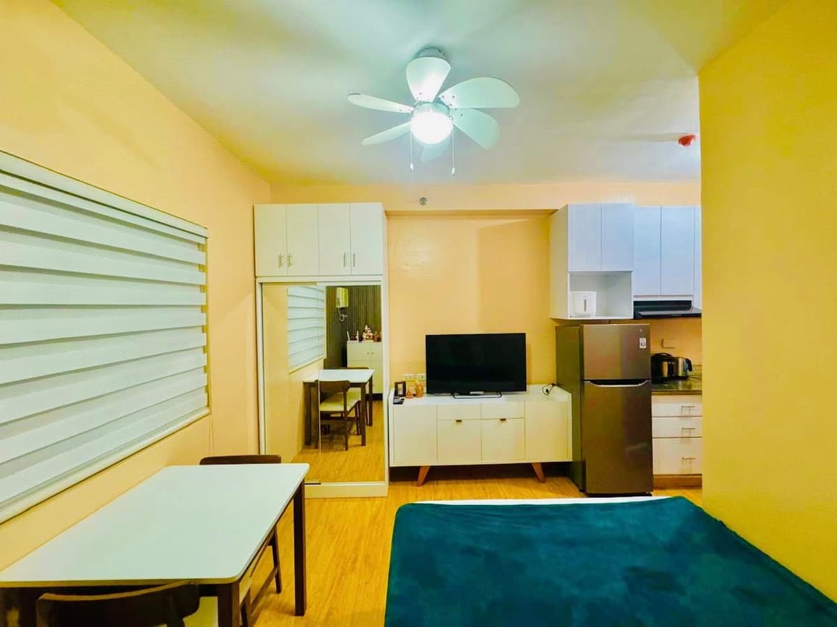 Fully Furnished Studio Unit for Rent - photo 2