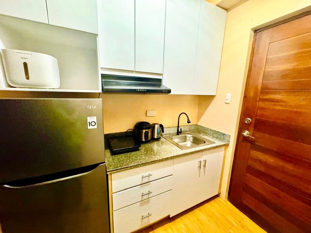 Fully Furnished Studio Unit for Rent - photo 3