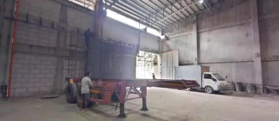 Office Building and Warehouse Complex for LEASE - photo 3