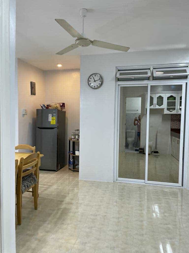3 Bedrooms Bungalow House and lot in Naga City - photo 2