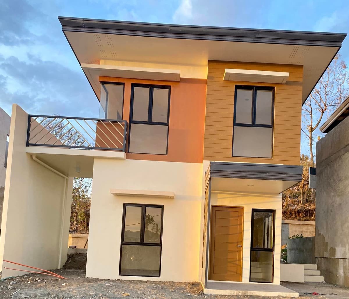 FOR ASSUME: 2 STOREY HOUSE & LOT, FACING MACALAJAR BAY - photo 1