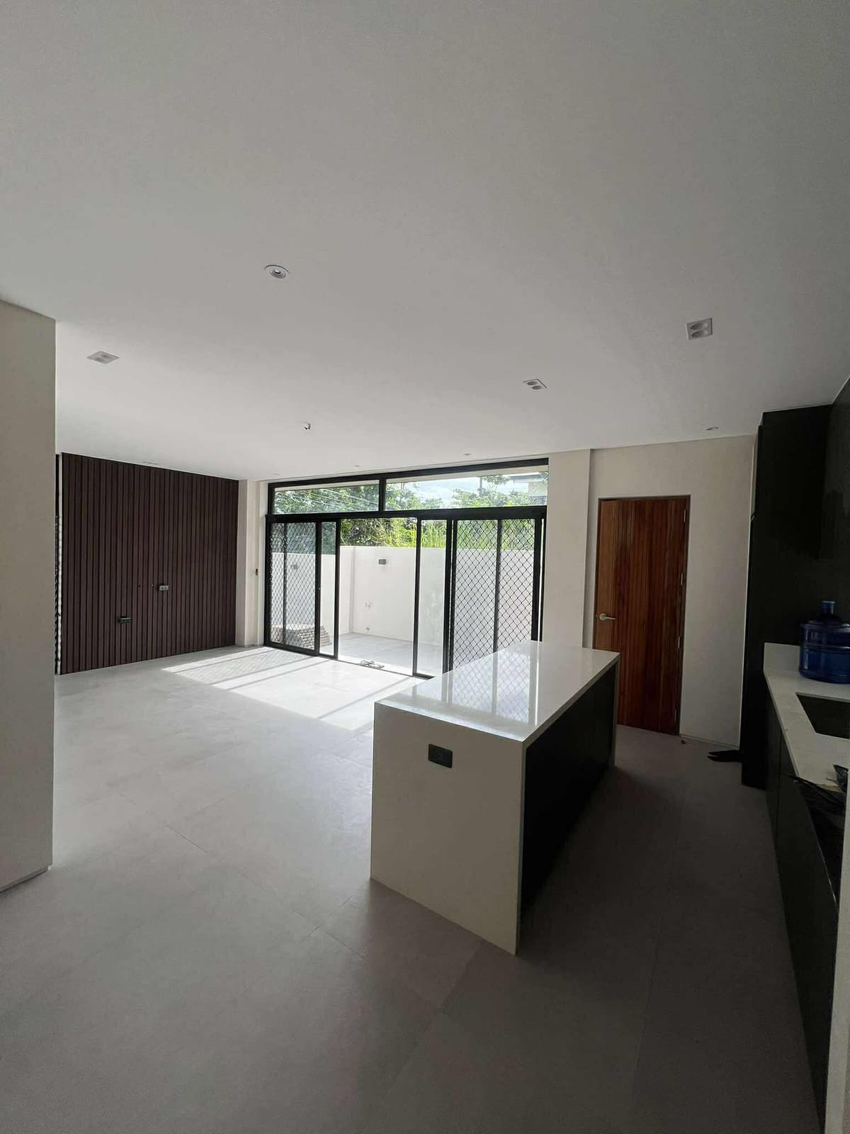 2 STOREY HOUSE AND LOT IN METROPOLIS SUBDIVISION - photo 2