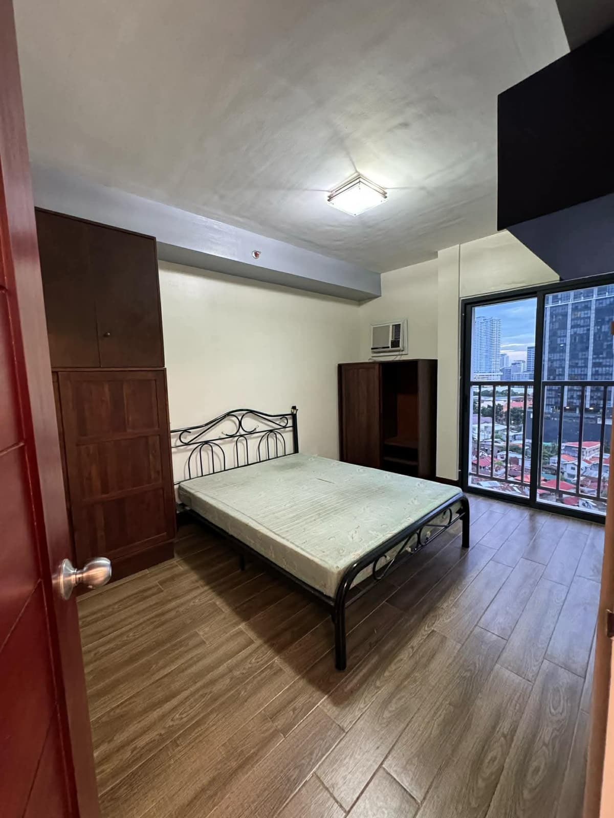 For Sale: 3 Bedroom at Grand Residences Tower B - photo 2