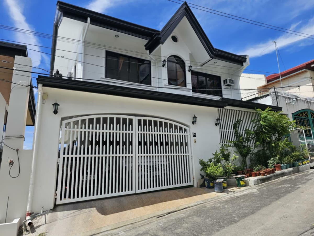 Overlooking Spacious 6BR House & Lot at Newtown Estate Pardo, Cebu City - photo 1