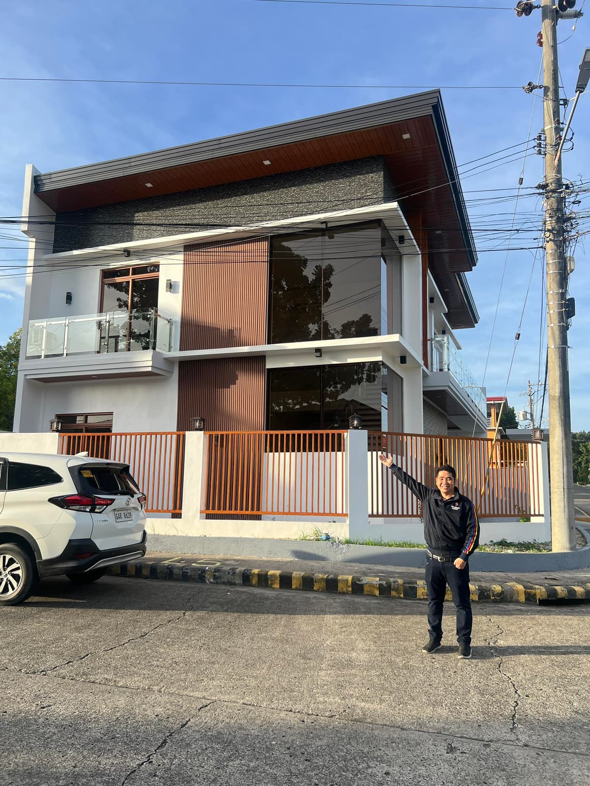 A prime corner-unit home in an elevated, flood-resilient subdivision at Vista Grande Subdivision - photo 1