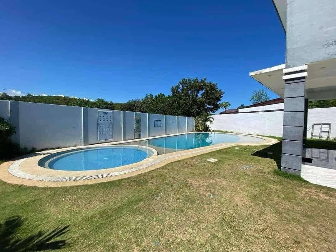 HOUSE AND LOT AT COGON POBLACION, LILOAN CEBU - photo 3