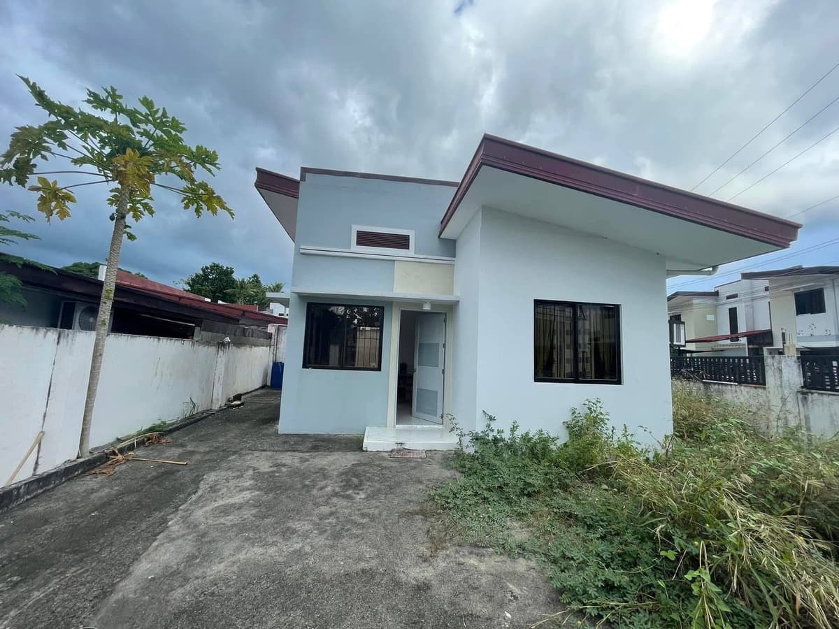 HOUSE AND LOT AT COGON POBLACION, LILOAN CEBU - photo 2