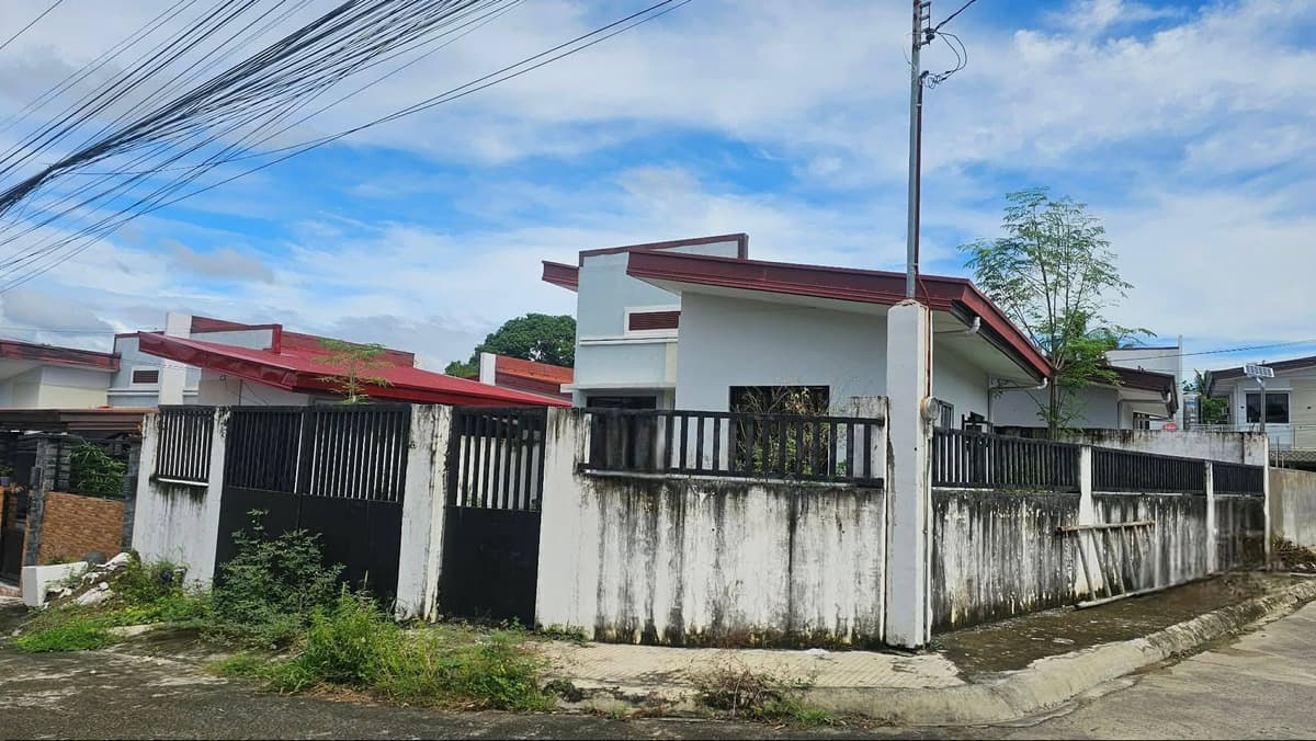 HOUSE AND LOT AT COGON POBLACION, LILOAN CEBU - photo 1