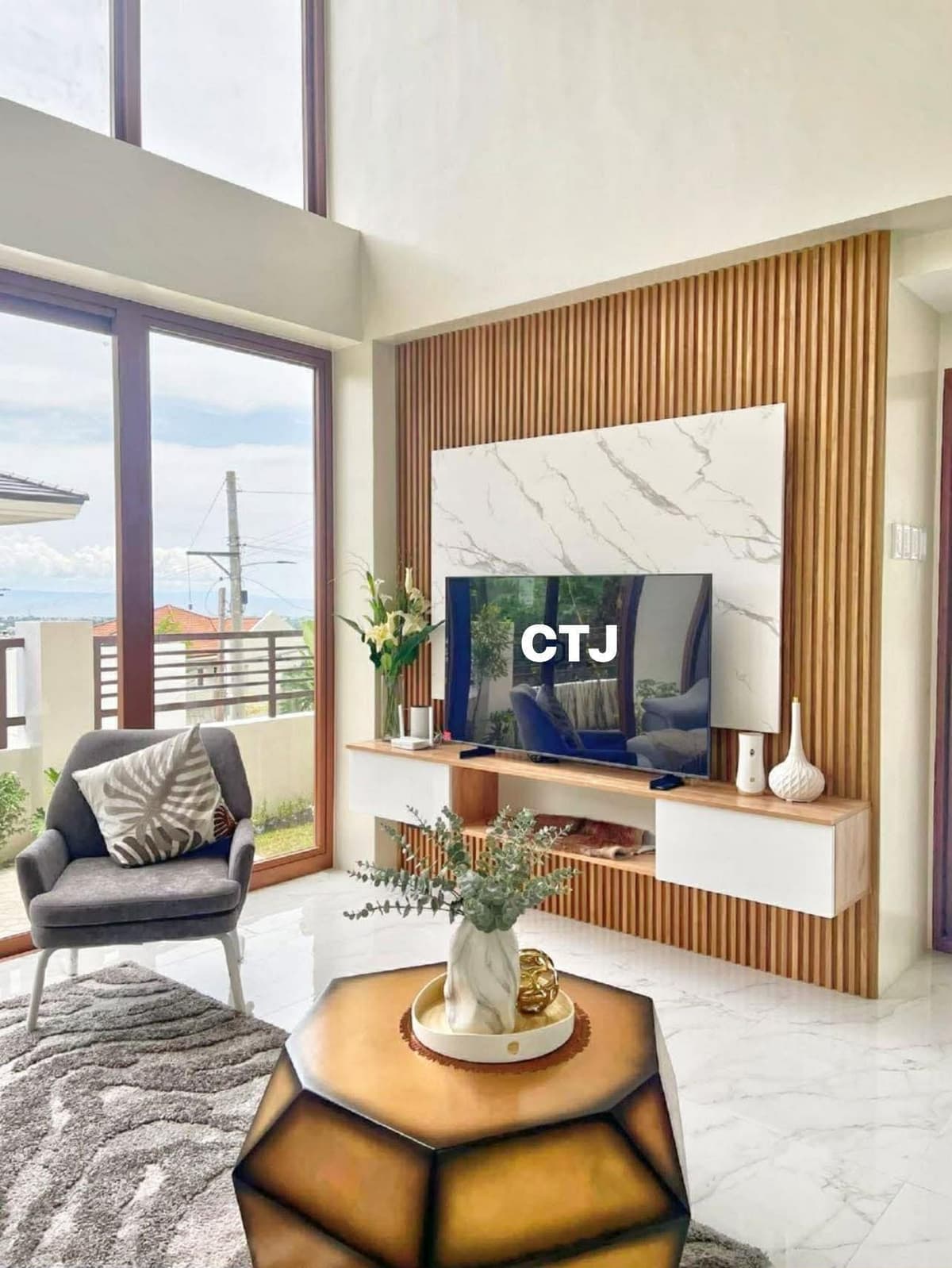 Overlooking Fully-Furnished House & Lot w/ Own Pool at Kishanta, Talisay City - photo 2