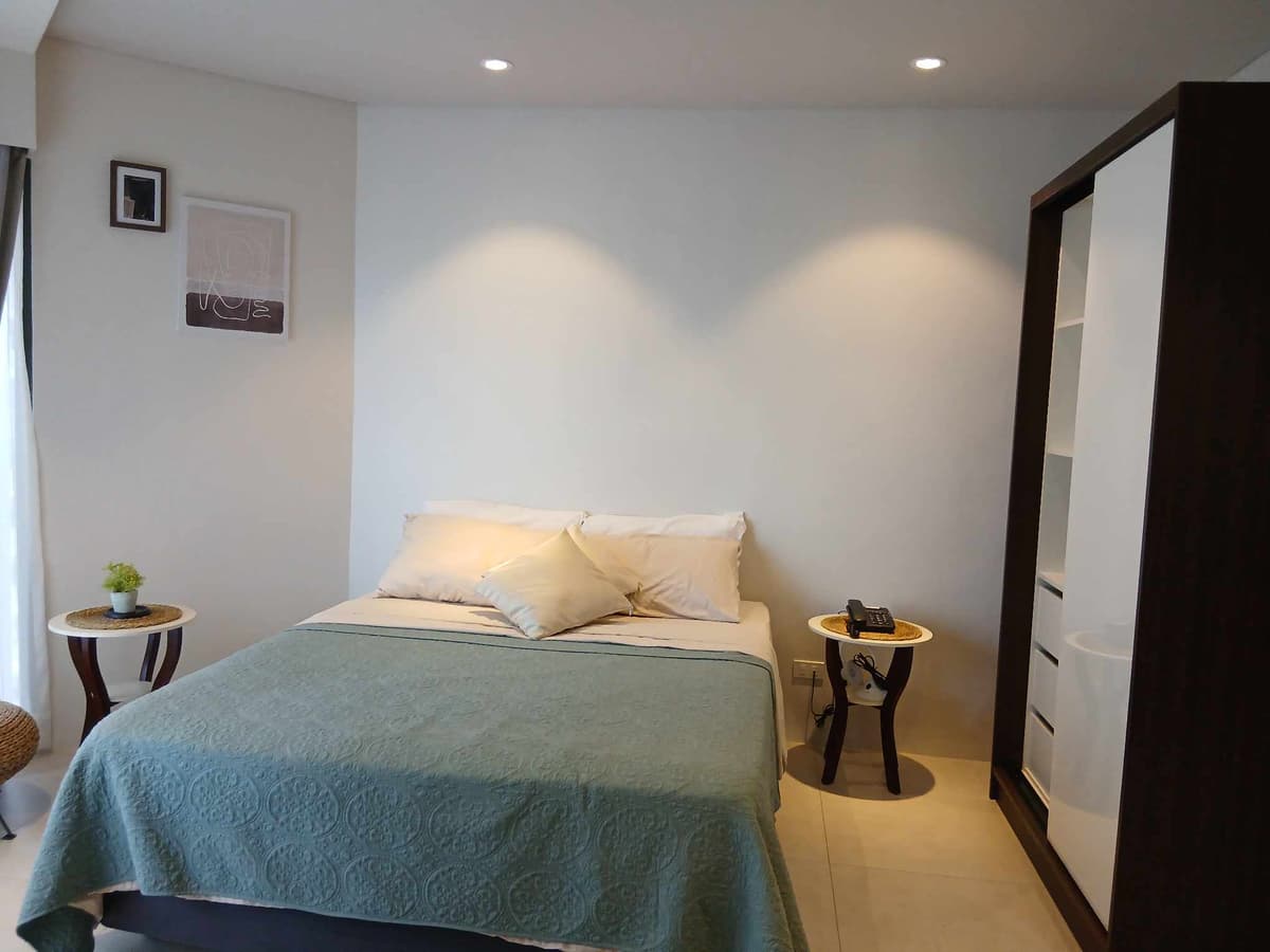 Studio Unit in Tambuli Seaside Living for Rent or For Sale - photo 3