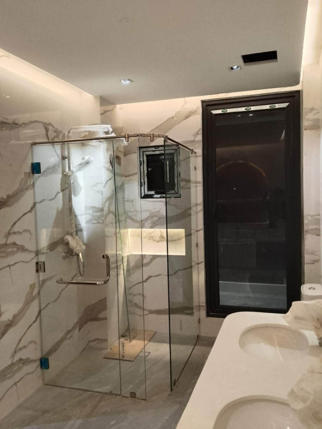 3 Storey House and Lot - photo 5