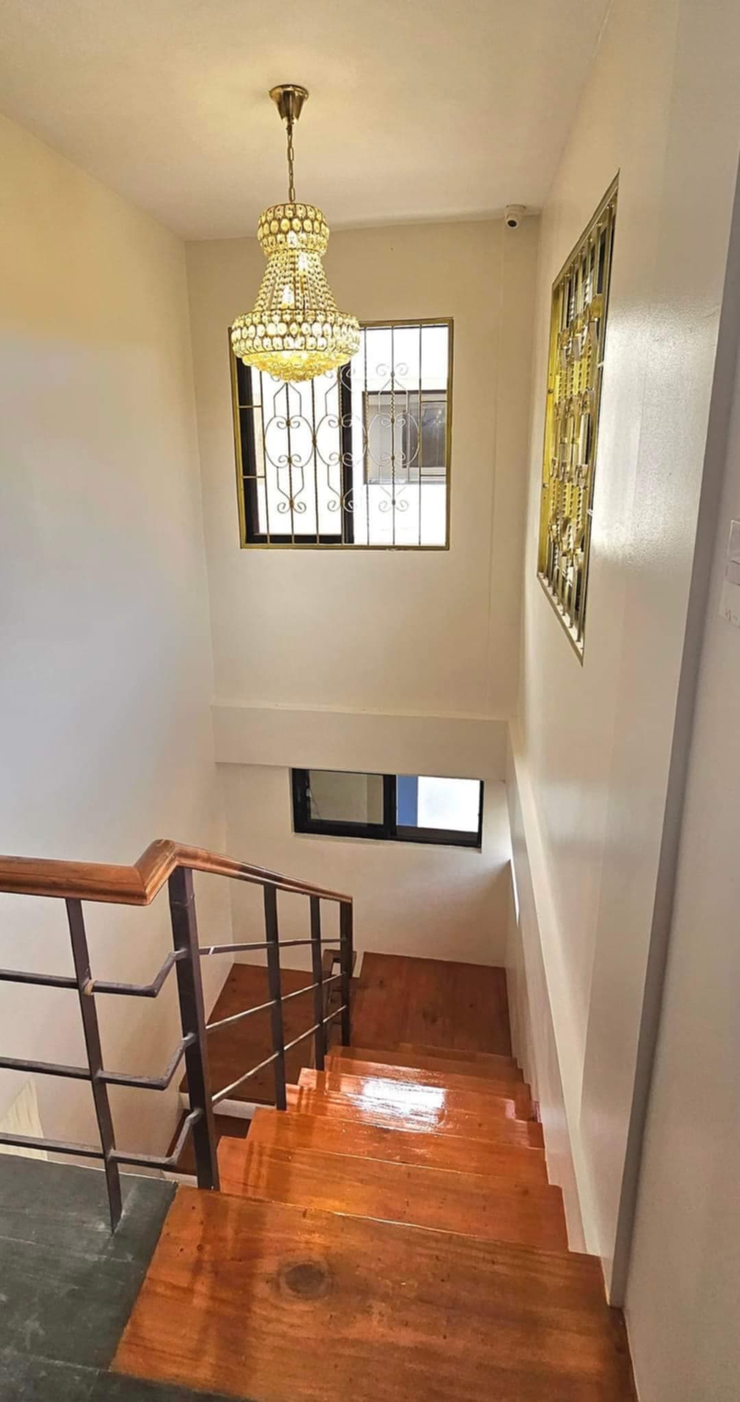 House and Lot near Ateneo de Cebu for Sale! - photo 3