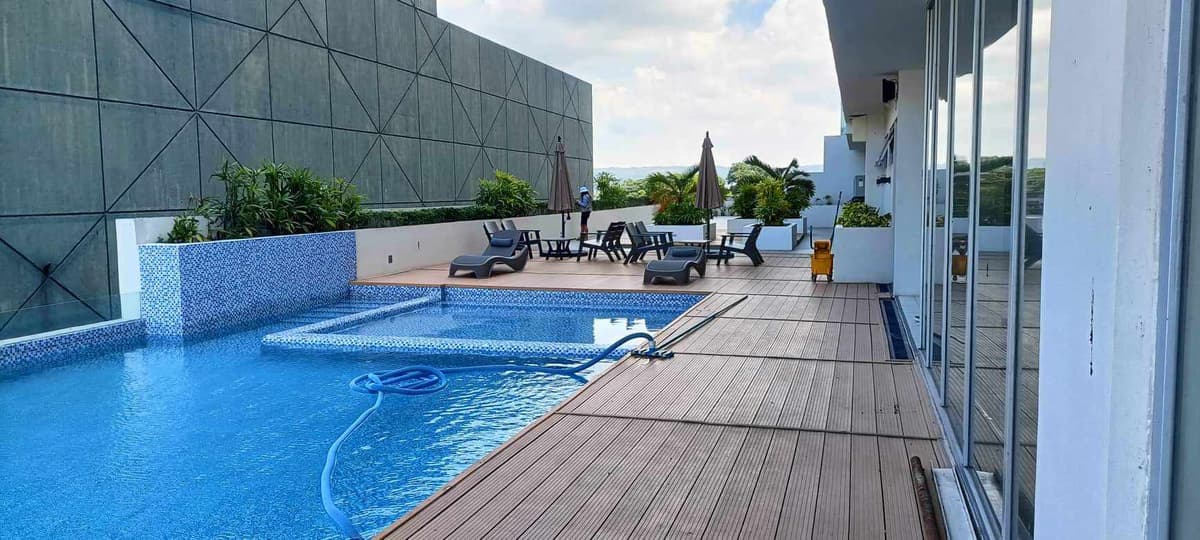 FOR SALE: Residential Condo Unit beside the renowned Abreeza Ayala Malls - photo 6