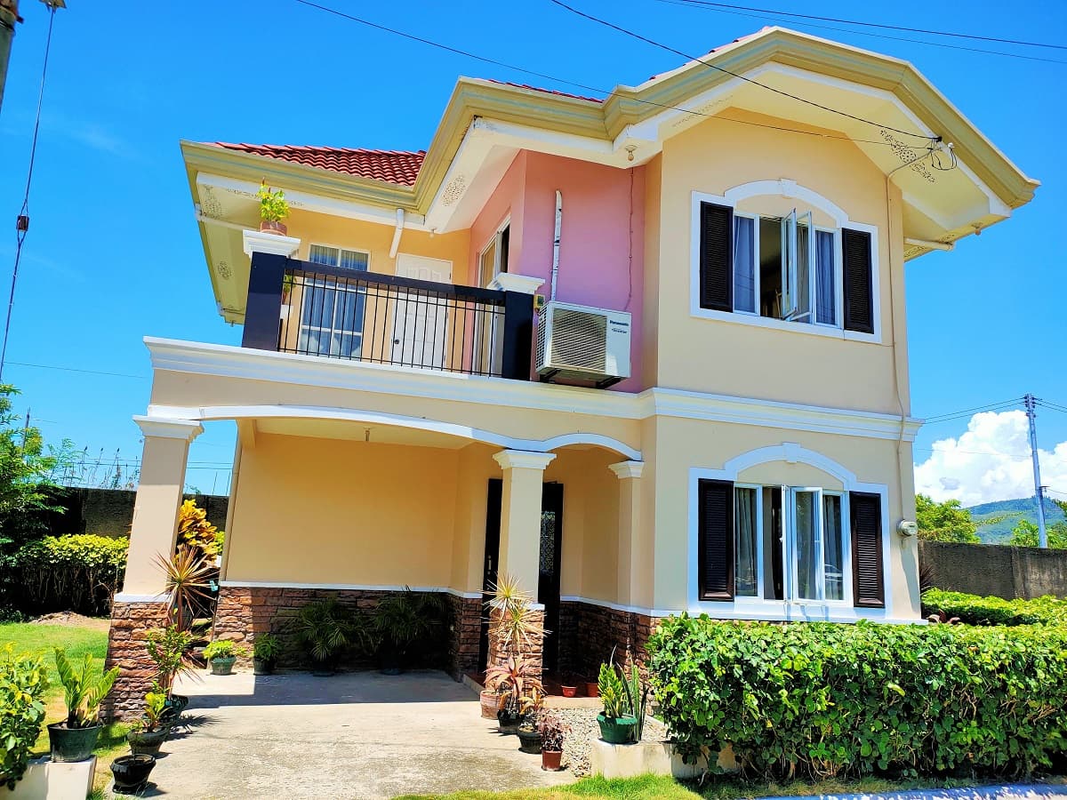 For Sale Two Storey Single Detached 3BR House & Lot with Balcony & Sea View @ Coral Bay, Minglanilla - photo 2
