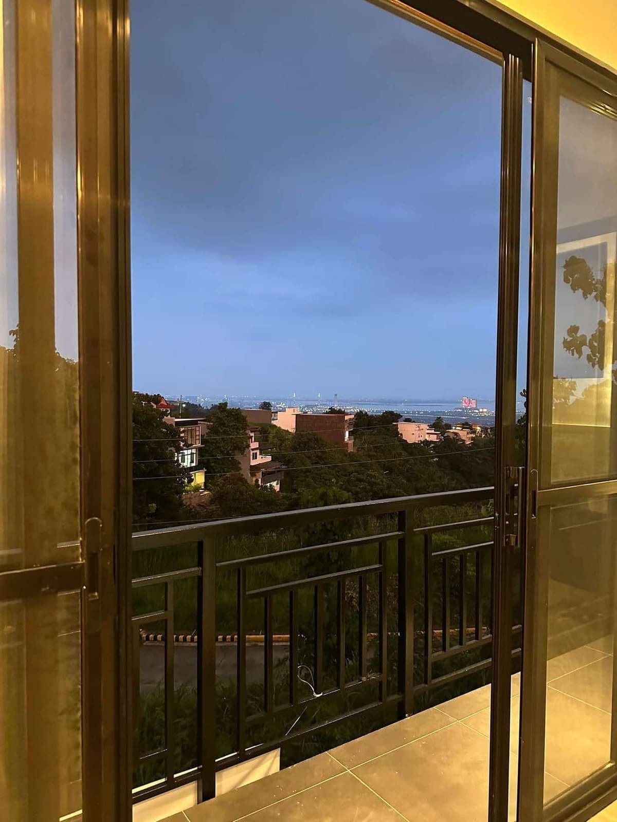 Discover Your Dream Home: Modern Oasis in Vista Grande, Talisay City! - photo 7