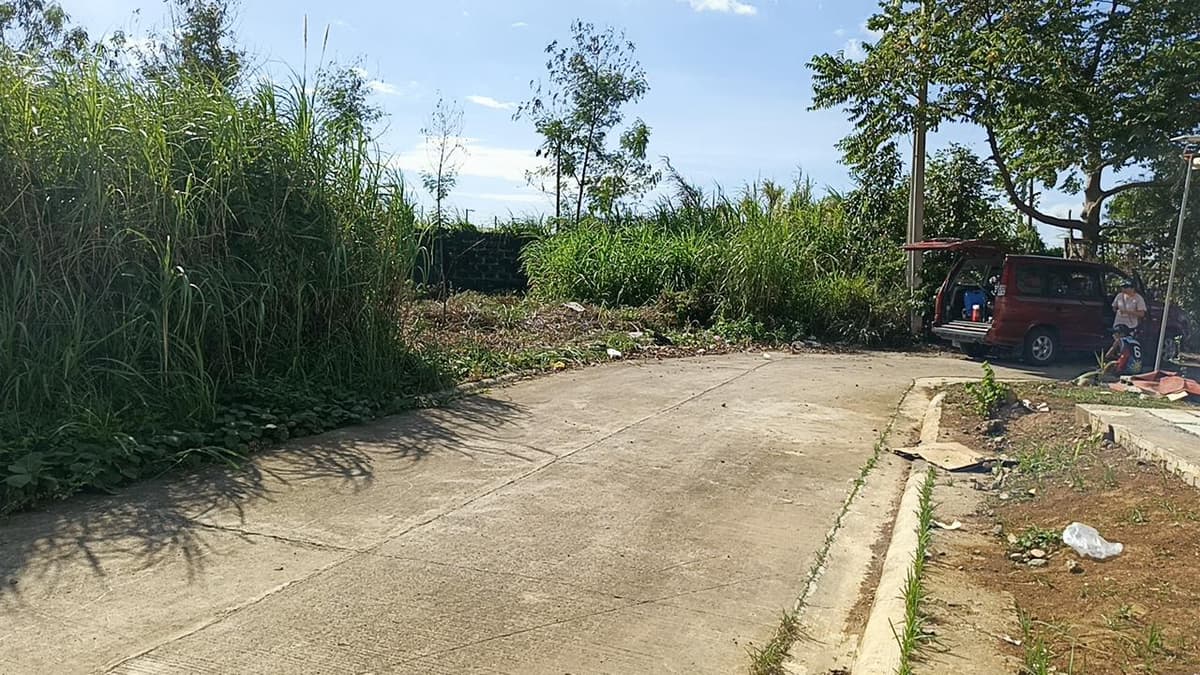 LOT ONLY for SALE! Unbeatable Deal at Highland Hills, Granada - photo 3