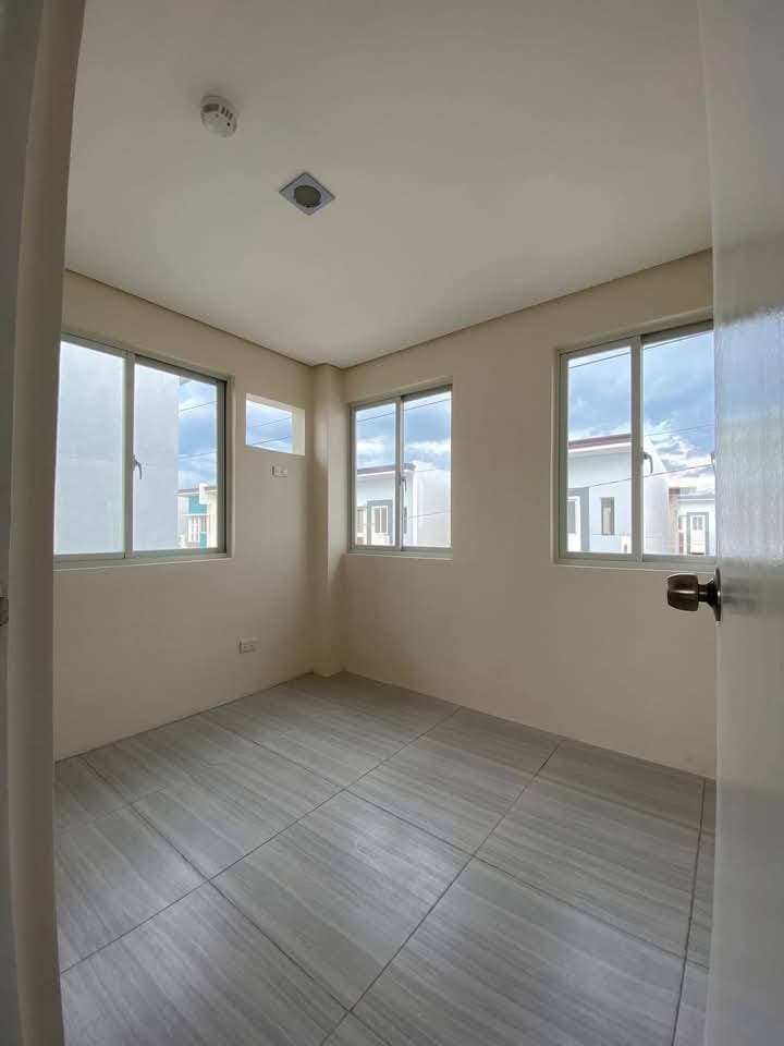 RENT TO OWN! BRAND NEW, RFO SINGLE ATTACHED HOUSE AND LOT at CASA RUFINA SOUTH, BRGY. TALOC, BAGO CITY, NEGROS OCC. - photo 5