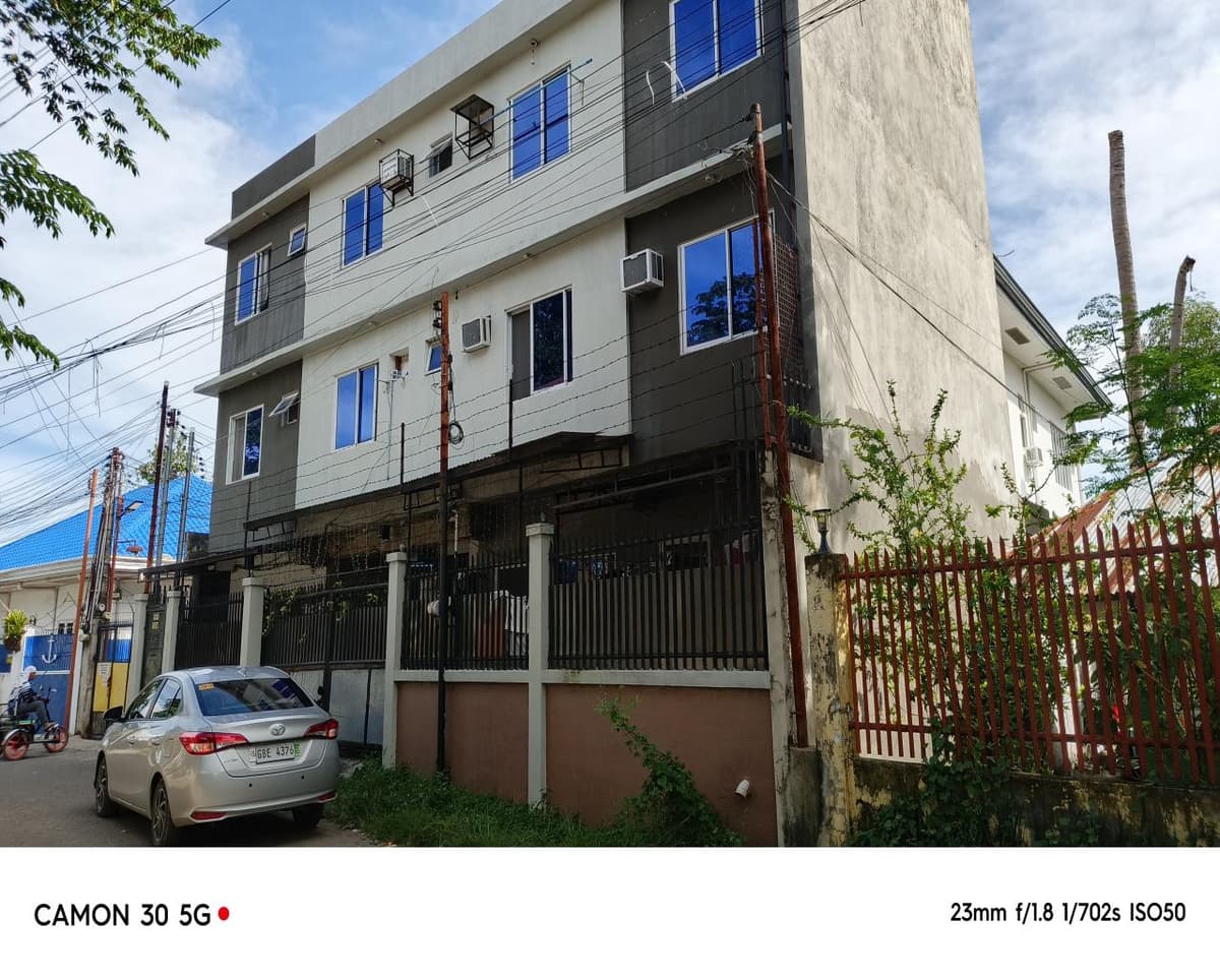 FOR SALE 3 Storey Income Generating Apartment in Basak Lapu-Lapu City - photo 4