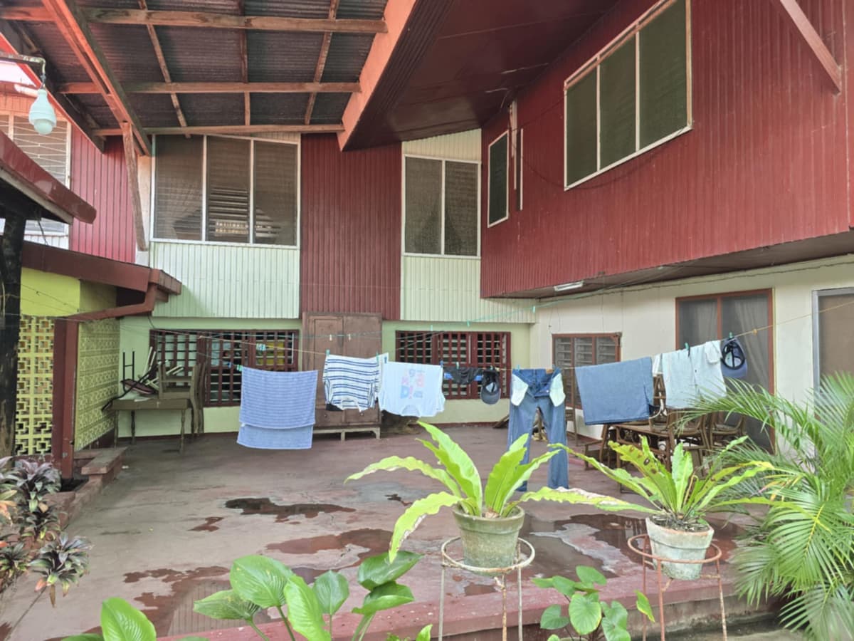 2 STOREY HOUSE AND LOT FOR SALE at CADIZ CITY!! - photo 1