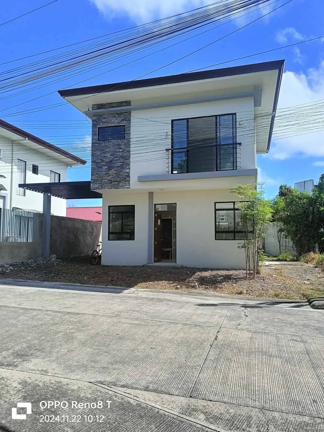 For Assume Single detached HOuse and lot in Villa Illuminada Pajac Lapu lapu - photo 1