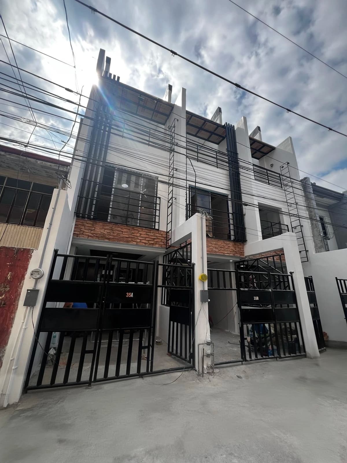 ONE UNIT LEFT! BRANDNEW THREE STOREY TOWNHOUSE WITH OPEN ROOFDECK BOUNDARY QC NEAR SAMPALOC MANILA - photo 1