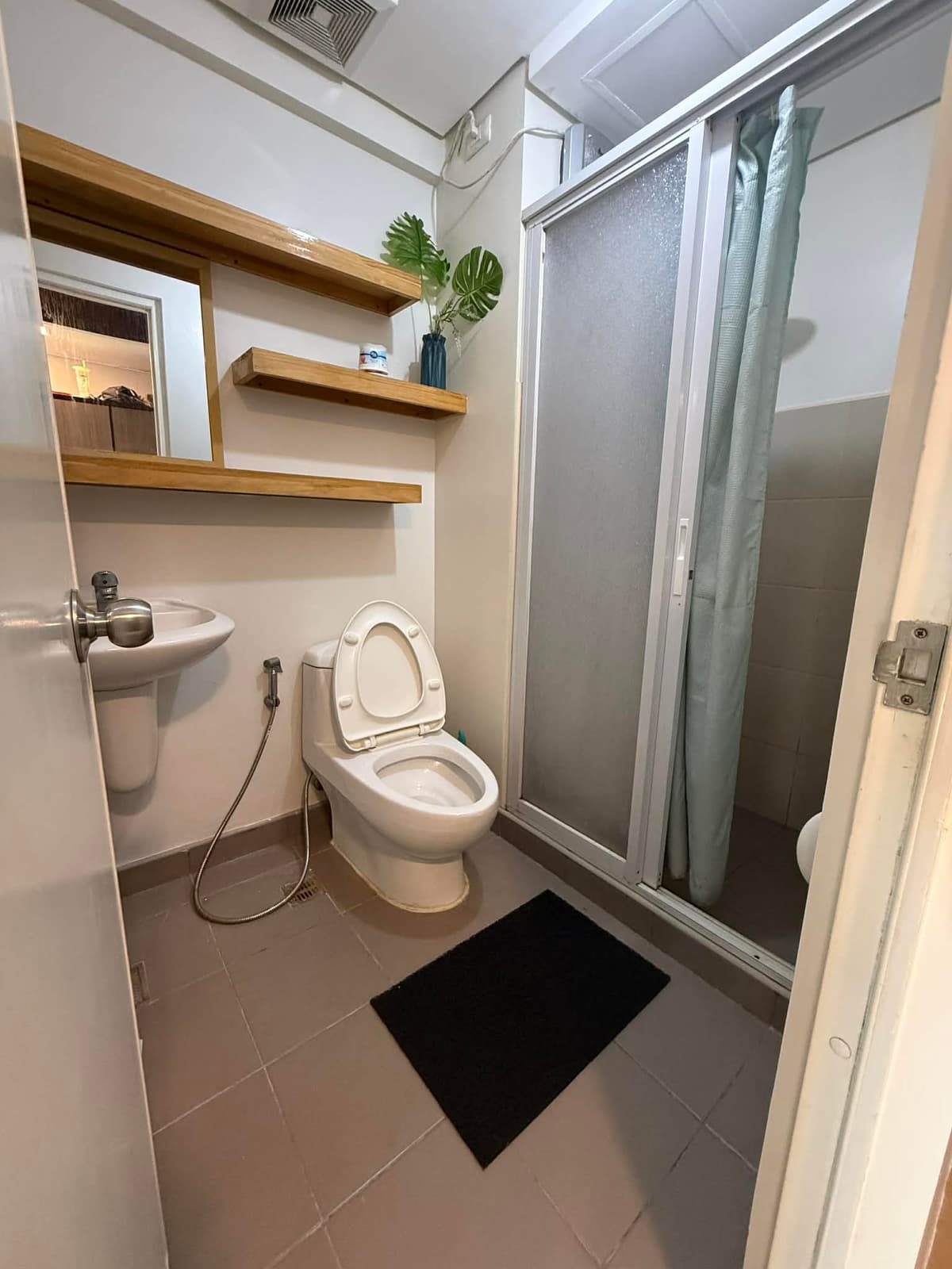 Cozy Studio at Avida Towers - photo 4