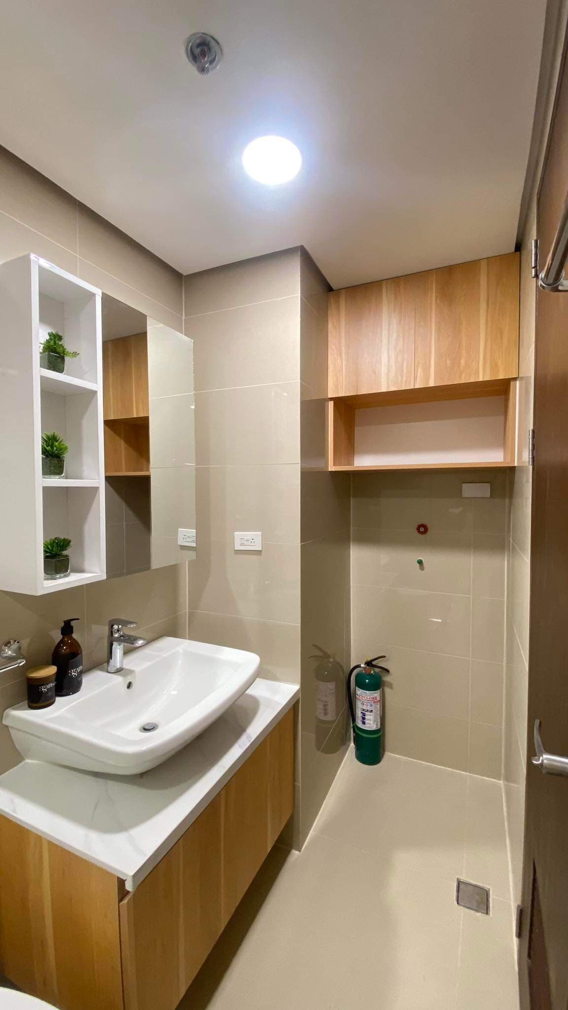 CCT 107-1973501929 - photo 7