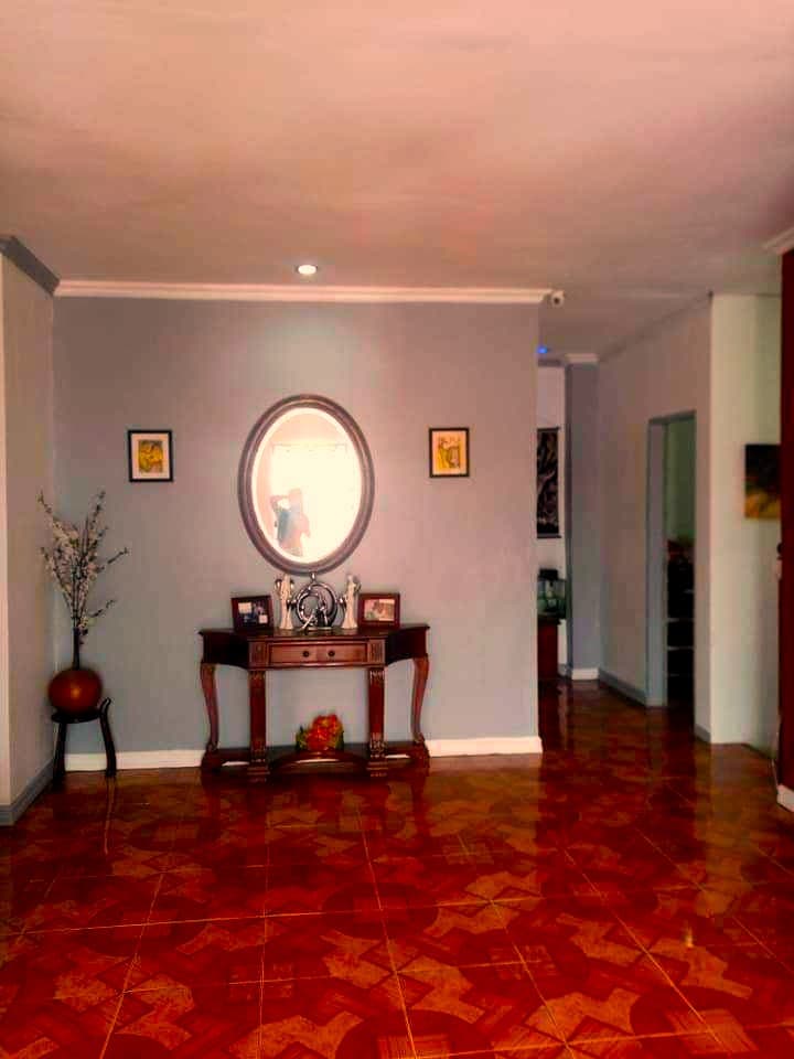Urgent Sale House and Lot - photo 6